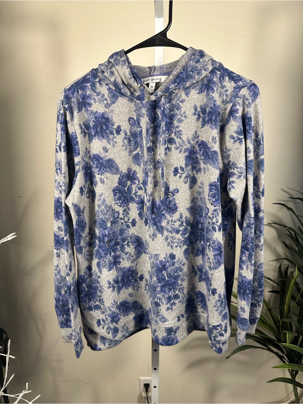 N275. Emily Daniels Floral Fantasy Hoodie in Gray and Blue size M
